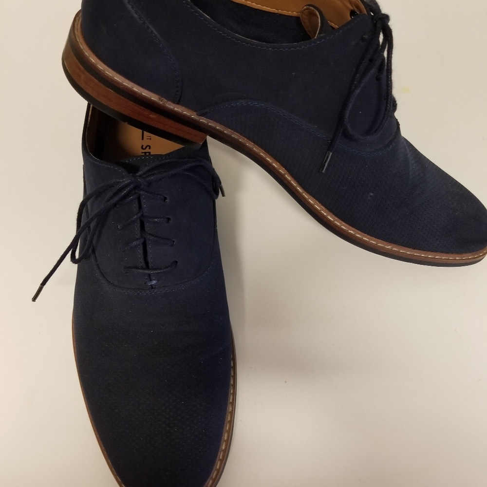 Dress shoes